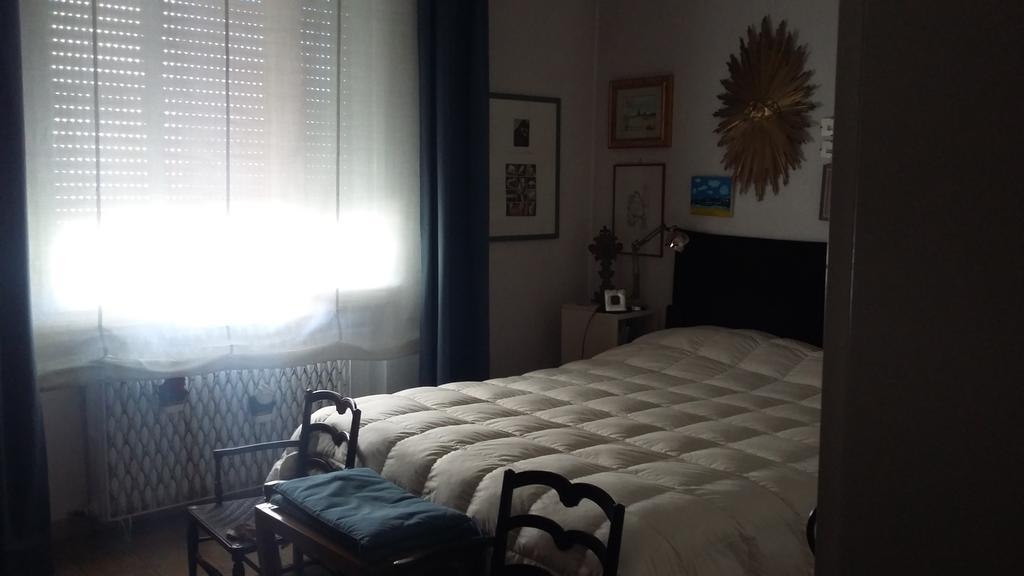 Bnb Lucilla Villa Pesaro Cameră foto